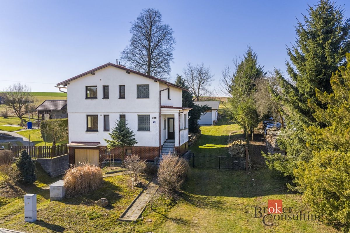 Prodej rodinného domu 265 m², pozemek 1714 m²